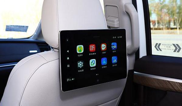 什么是后排液晶屏，高端車型的配置（長(zhǎng)途坐車不寂寞）