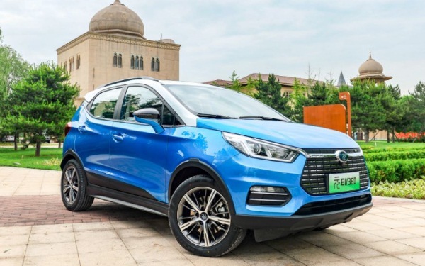 純電動(dòng)新車來(lái)襲 比亞迪元EV360上市