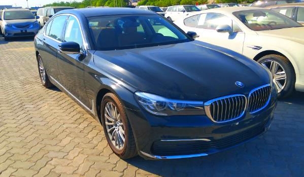 寶馬最低多少錢，一分錢一分貨(豪車就是一種享受）