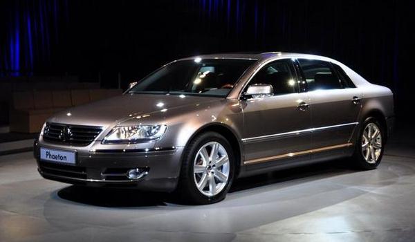 輝騰多少錢一輛，不怕奔馳寶馬，就怕大眾帶字母（奢華低調(diào)不起眼）