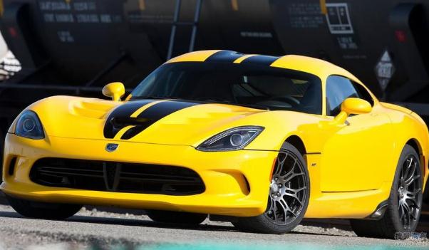 蝰蛇多少錢，道奇蝰蛇售價(jià)75萬左右（速度超快）