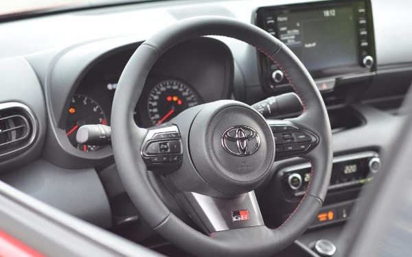 方向盤鎖死無(wú)法點(diǎn)火 方向盤鎖死怎么處理