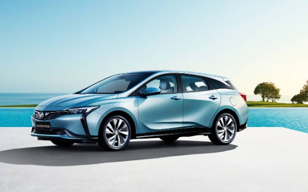 混動(dòng)和插電式怎么選 混動(dòng)和插電式哪個(gè)好