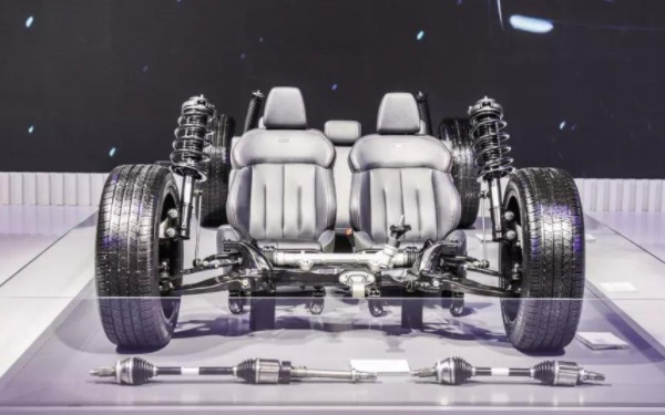 長安歐尚COS1°科賽底盤 科學(xué)設(shè)計帶來更好減震效果