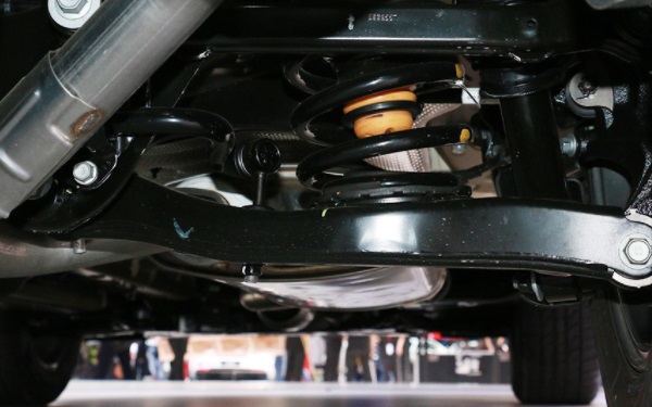 起亞kx7底盤測評(píng) 起亞kx7底盤怎么樣