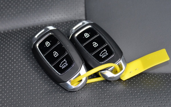 全新勝達鑰匙怎么換電池 全新勝達鑰匙電池更換步驟