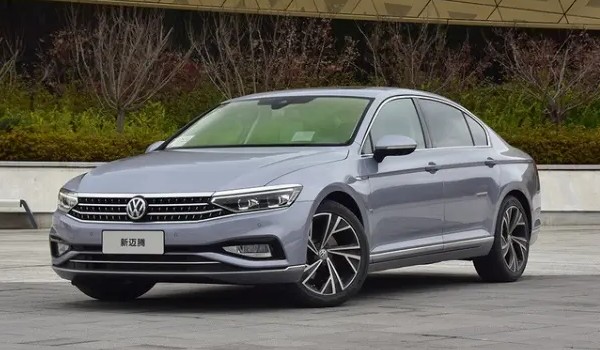 奧迪a4l和邁騰怎么選 邁騰配置豐富頂配僅售30萬