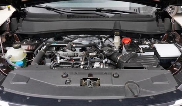 東南dx7的發(fā)動機(jī)配置 1.5T四缸渦輪增壓發(fā)動機(jī)