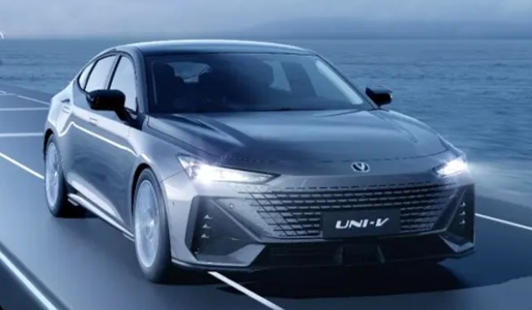 長安uni-v落地價(jià)多少錢圖片 2022款長安uni-v落地僅12萬