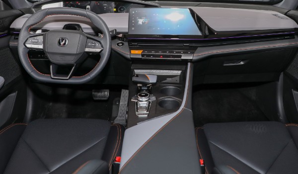 長安uni-v落地價(jià)多少錢圖片 2022款長安uni-v落地僅12萬