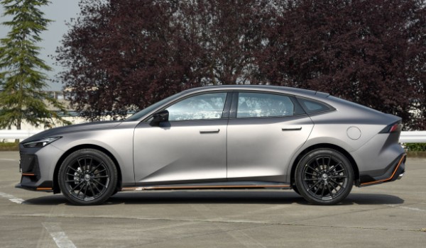 長安uni-v落地價(jià)多少錢圖片 2022款長安uni-v落地僅12萬