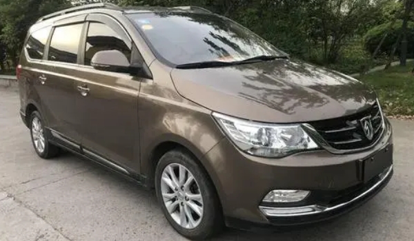 二手的寶駿730值多少錢 二手車成交最低2萬(wàn)（緊湊型MPV之中中排第61名）