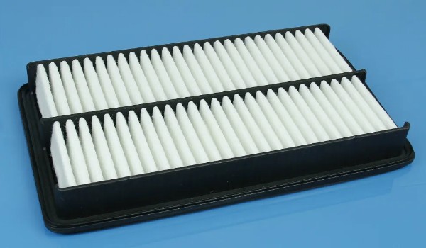 拓陸者勝途空氣濾芯的位置 位于發(fā)動機(jī)艙左下角