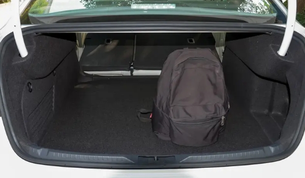 凌渡車(chē)長(zhǎng)寬高是多少 尺寸長(zhǎng)寬高4784*1831*1469mm（后備箱常規(guī)容積480L）