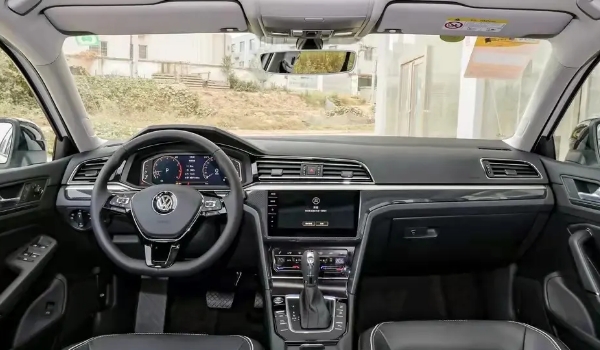 凌渡安全性怎么樣 標(biāo)配六大安全氣囊（車(chē)身構(gòu)架剛度強(qiáng)）