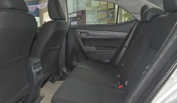 卡羅拉車子怎么樣 乘儲空間充裕（安全性能同級領(lǐng)先）