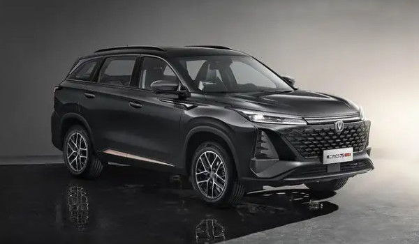 長安cs75plus發(fā)動機(jī)怎么樣 動力十分強(qiáng)勁(搭載兩款發(fā)動機(jī))