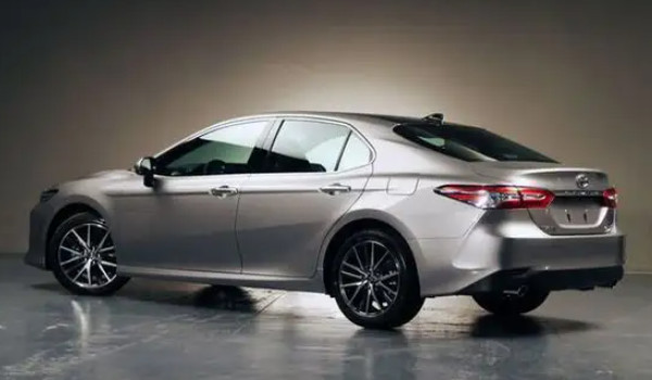 豐田凱美瑞油耗多少真實(shí)油耗 百公里油耗實(shí)測(cè)8.3L