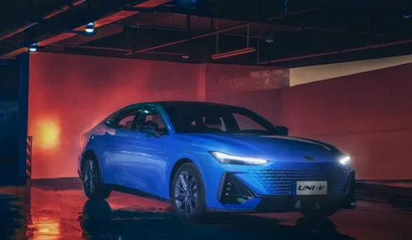 長(zhǎng)安uni-v什么顏色好看 星鉆黑色更沉穩(wěn)（十種車(chē)身顏色）