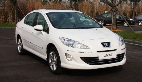 標(biāo)致408是什么發(fā)動機 采用兩款不同結(jié)構(gòu)發(fā)動機（1.2T三缸/1.6T四缸）