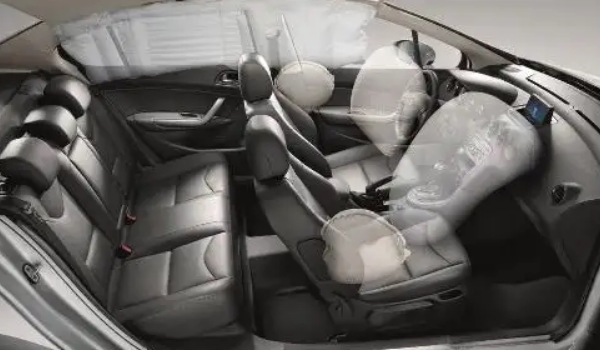 標(biāo)致408性能怎么樣 動(dòng)力性能充沛（主被動(dòng)安全防護(hù)優(yōu)秀）