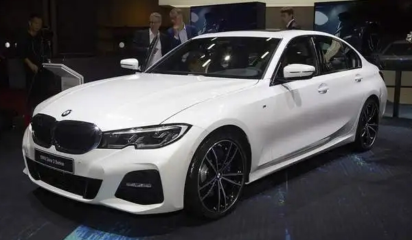 寶馬3系價(jià)格及圖片 市場(chǎng)最新2022款報(bào)價(jià)29萬(wàn)