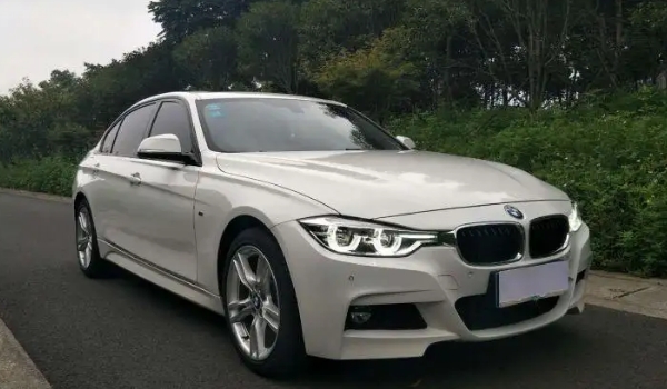 寶馬3系是什么發(fā)動機 搭載2.0T四缸渦輪增壓發(fā)動機（有高種低三種功率）