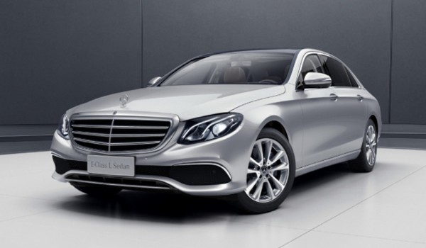 奔馳e級買什么顏色好看 北極白配色十分好看(運(yùn)動又時尚)