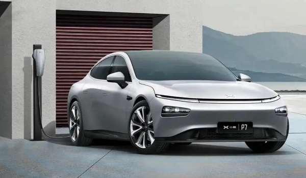 小鵬P7電動(dòng)汽車價(jià)格及圖片 市場(chǎng)最新2022款報(bào)價(jià)23萬(wàn)