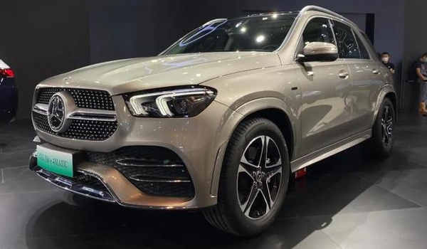 奔馳suv全部車型價格 在售的、停售的車型共有29款（最低報價27萬起）