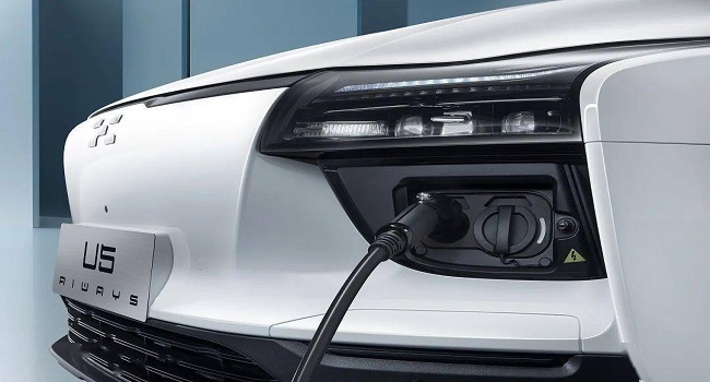 愛(ài)馳u5純電動(dòng)汽車(chē)充電口怎么打開(kāi)，用應(yīng)急解鎖不用慌