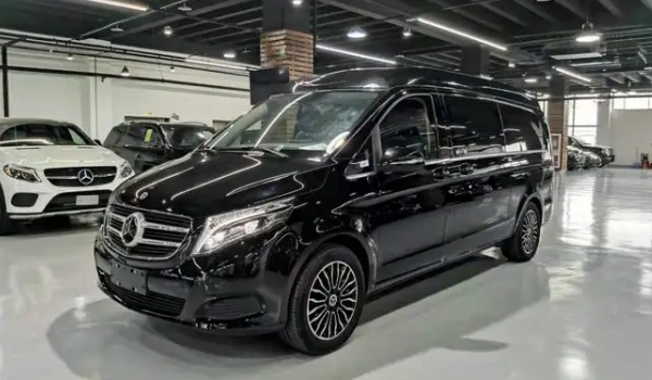 奔馳6座商務(wù)車大全價(jià)格，僅兩款車型且在國(guó)內(nèi)市場(chǎng)停售