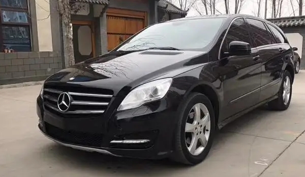 奔馳6座商務(wù)車大全價(jià)格，僅兩款車型且在國(guó)內(nèi)市場(chǎng)停售