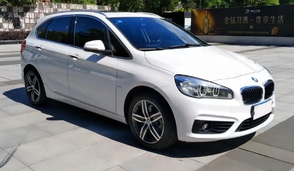 寶馬218i旅行車二手車價(jià)格，市場(chǎng)成交價(jià)12萬起