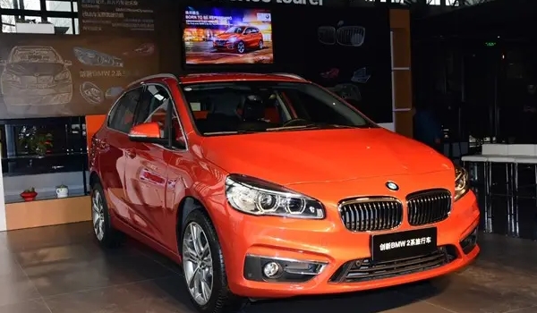 進口寶馬2系多功能旅行車怎么樣，兩廂車空間寬敞舒適