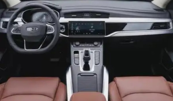 博越口碑怎么樣 動(dòng)力強(qiáng)勁(車身長達(dá)4.5米)