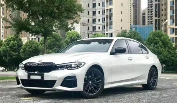 2022款寶馬3系價(jià)格，最新2022款報(bào)價(jià)29萬(wàn)元