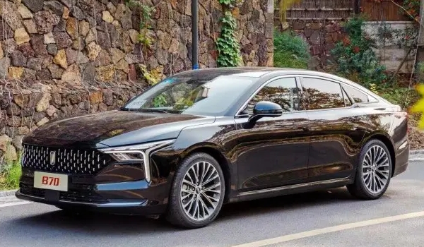 奔騰b70怎么樣值得購買嗎，搭載的動力同級別優(yōu)秀