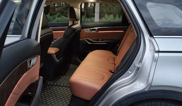 奔騰t99怎么樣值得購買嗎，搭載2.0T+8AT的澎湃動力