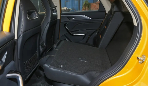 奔騰t77真實口碑，行駛穩(wěn)定性極高（油耗實測低）