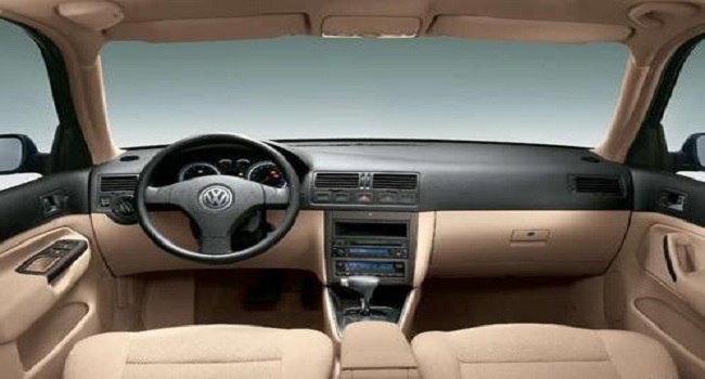 大眾寶來(lái)的顏色有哪些，白色更顯飽滿(mǎn)你信嗎？