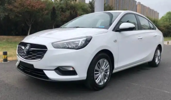 別克凱越車(chē)怎么樣，動(dòng)力夠用油耗低（空間不算太小）