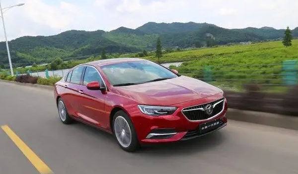 君威油耗實(shí)際多少，實(shí)測(cè)百公里油耗8L起（搭載1.5T和2.0T兩款發(fā)動(dòng)機(jī)）