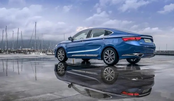 吉利博瑞油耗多少，實測油耗最低7L（搭載1.8T發(fā)動機）