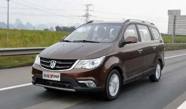 寶駿730油耗多少錢一公里，花費大概7-9毛（百公里油耗實測7L起）