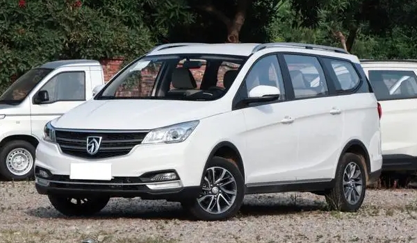 寶駿730油耗多少錢一公里，花費大概7-9毛（百公里油耗實測7L起）