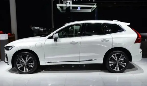 沃爾沃xc60油電混合版價(jià)格 新車僅售29萬(wàn)一臺(tái)(沒(méi)有混動(dòng)車型)