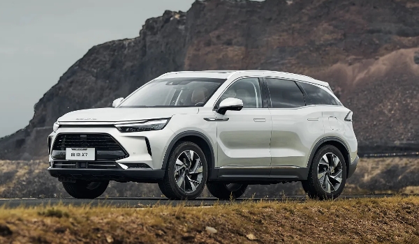 北京x7油耗，百公里油耗實(shí)測9.3L（搭載1.5T四缸動力）