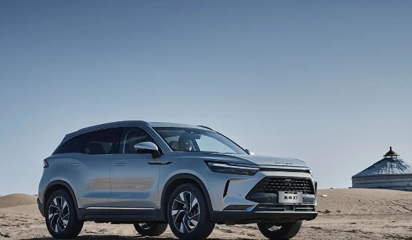 北京x7和哈弗h6哪個好，北京x7動力參數(shù)略高（哈弗h6配置堪稱豪華）