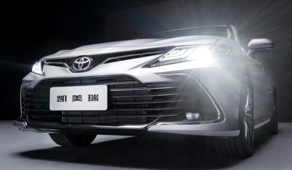 豐田凱美瑞2022新款圖片價(jià)格，最新2022款報(bào)價(jià)17萬起